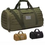 Mochila e bolsa nas cores preta e verde oliva